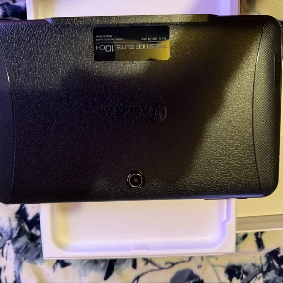 isual Land Prestige 10.1" 128GB Tablet w/ Keyboard Case